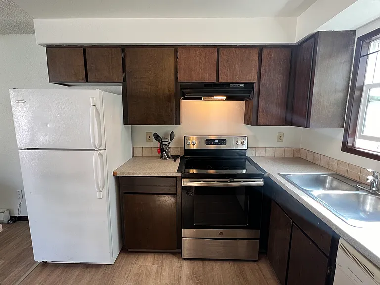 611 W Augusta Ave #C — Photo 2