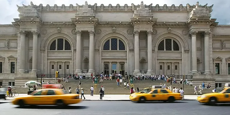 Rented by Luxian International Realty LLC | media 60