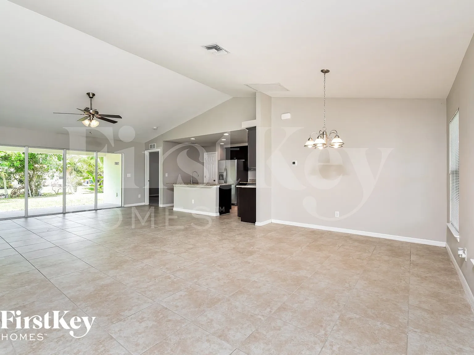 4 bed, 2.0 bath, 1828 sqft, $2,390 — Photo 4