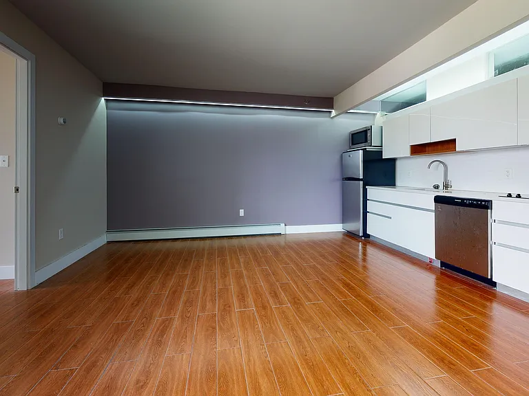 2330 Hoffman St #4G — Photo 4