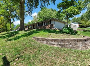 1604 Creve Coeur Mill Rd, Saint Louis, MO 63146