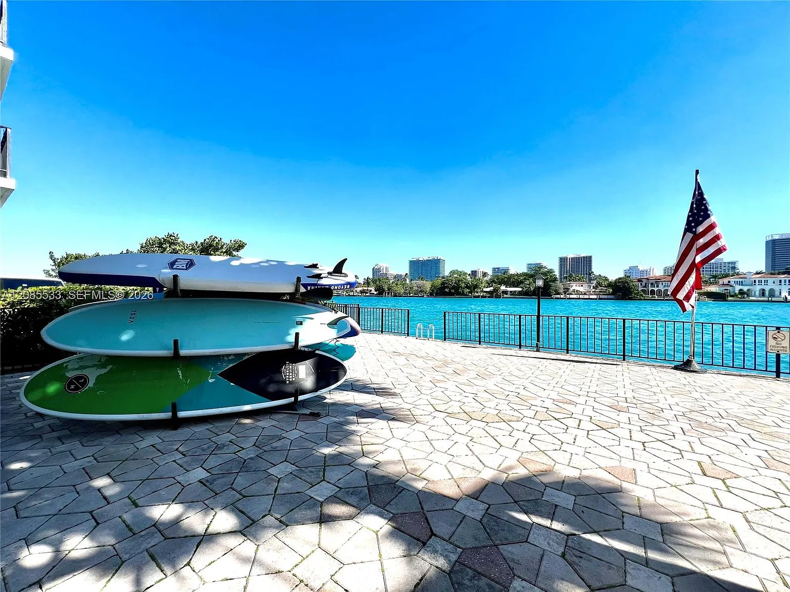 10101 E Bay Harbor Dr — Photo 3