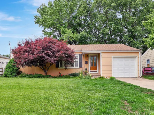 227 Wire Ave, Haysville, KS 67060