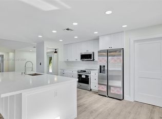 1911 NW 40th Ct, Oakland Park, FL 33309