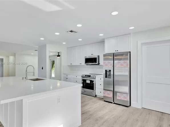 1911 NW 40th Ct, Oakland Park, FL 33309