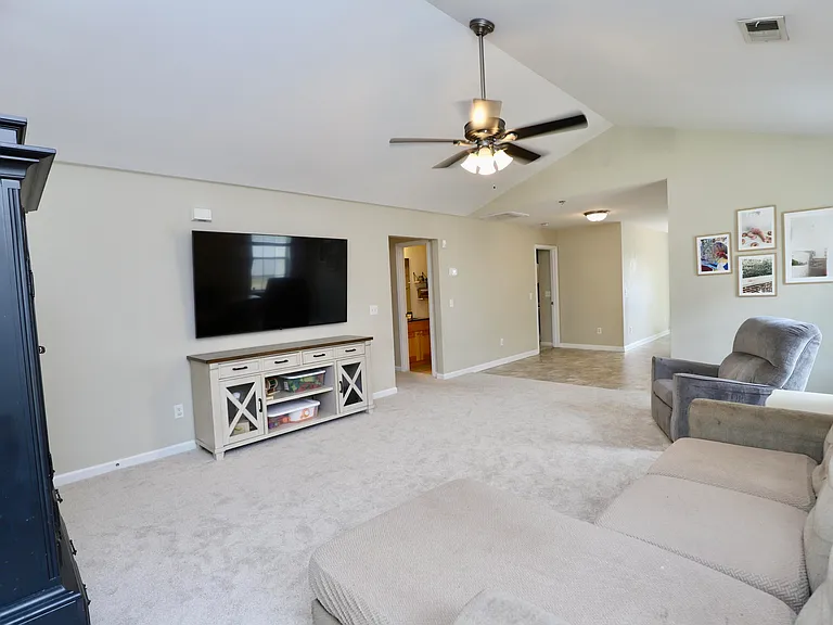 1116 Waverly Place Dr — Photo 10