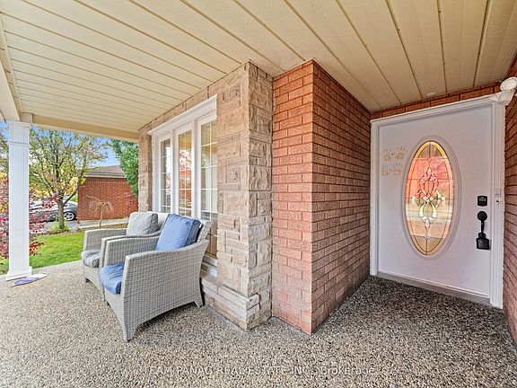3rd image of 202 Fernforest Dr