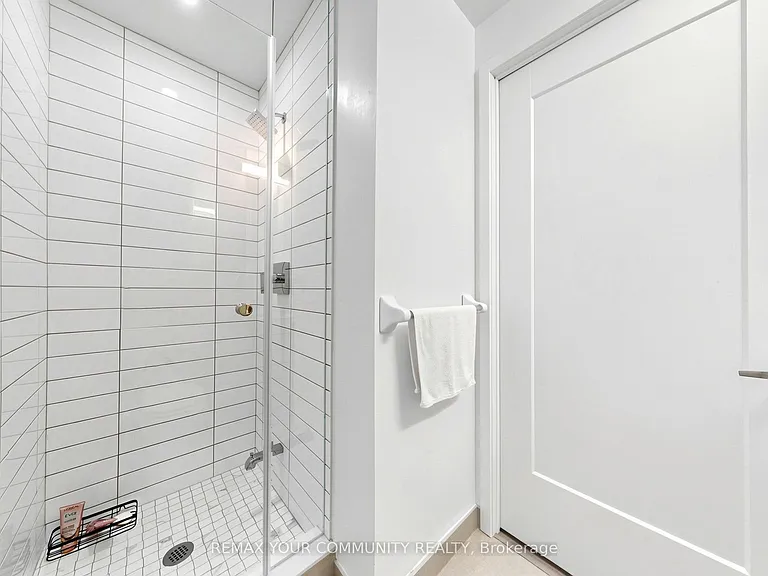 70 Princess St #2404 — Photo 23