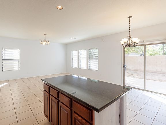 5th image of 734 N 112th Dr
