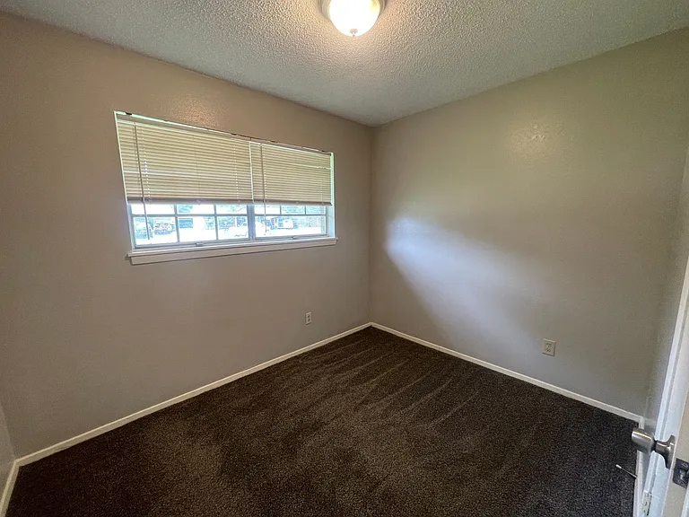 1523 Lampkin Cir — Photo 5