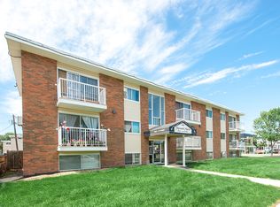 10654 114th St NW #5, Edmonton, AB T5H 3J9