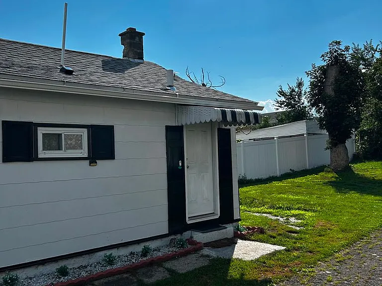 148 S Van Buren Ave — Photo 16