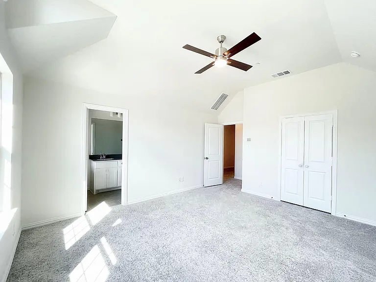 1028 Emil Pl — Photo 13