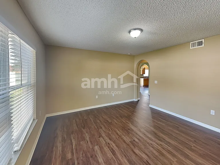 244 Verzon Ct — Photo 9