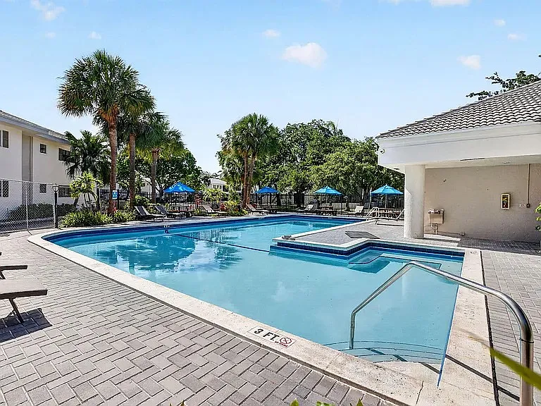 2445 SW 18th Ter #1202