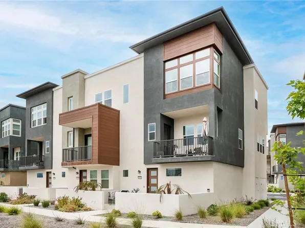 27571 Blackbird Ct, Valencia, CA 91381