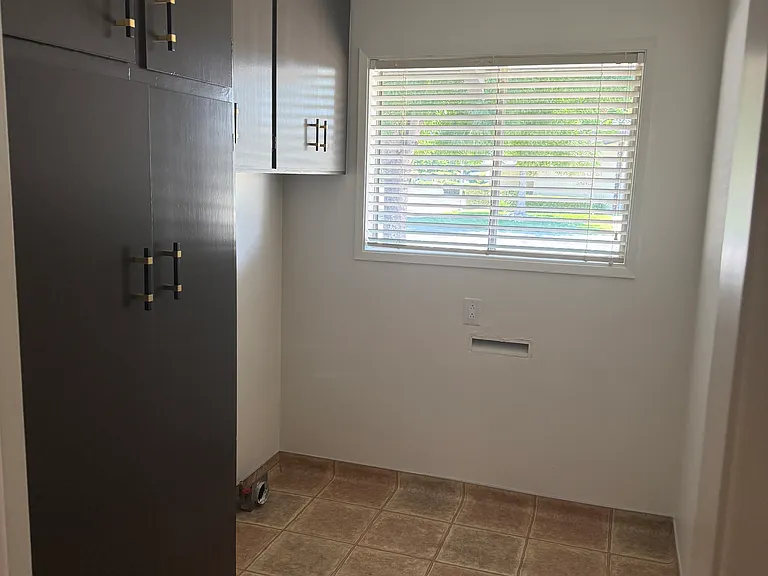 602 N B St — Photo 18