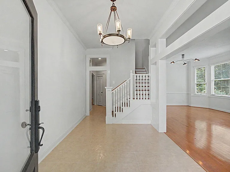 158 Lattice Gate St — Photo 3