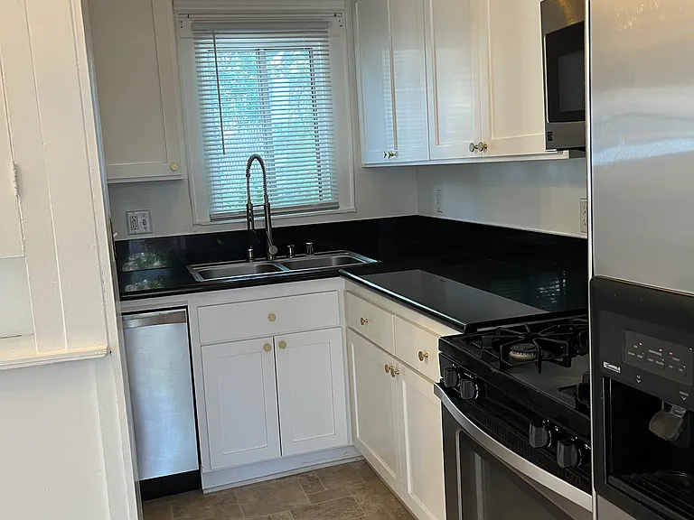 1215 Orange Grove Ave — Photo 3