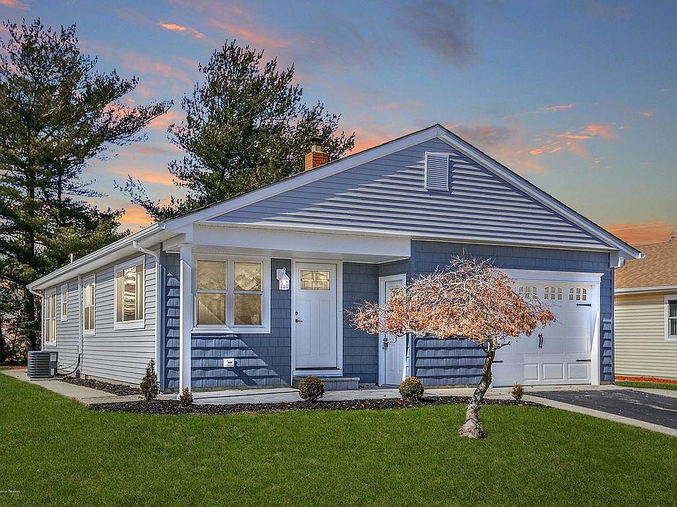 1st image of 16 Roxton Pl