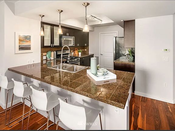 3rd image of 819 Virginia St Unit 1511
