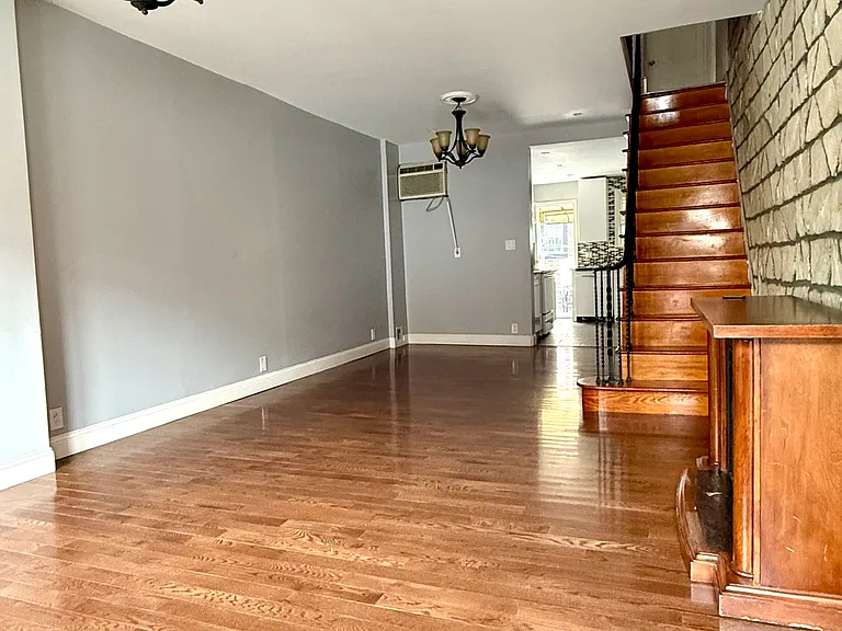 2639 E Ann St — Photo 4