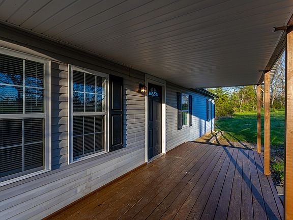 5th image of 262 Oak Ridge Rd