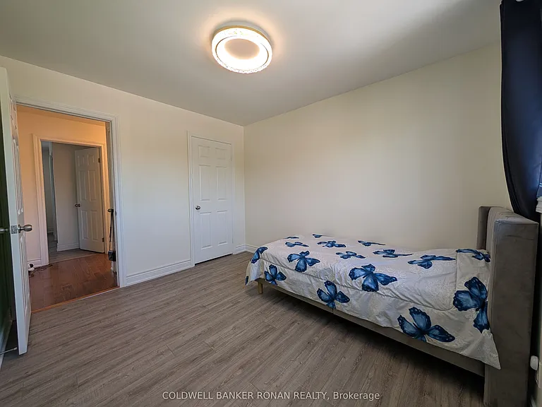 41 Camrose Dr — Photo 23