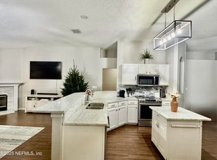 9436 PROSPERITY LAKE Drive, Jacksonville, FL 32244