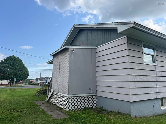 2nd image of 459 Main St