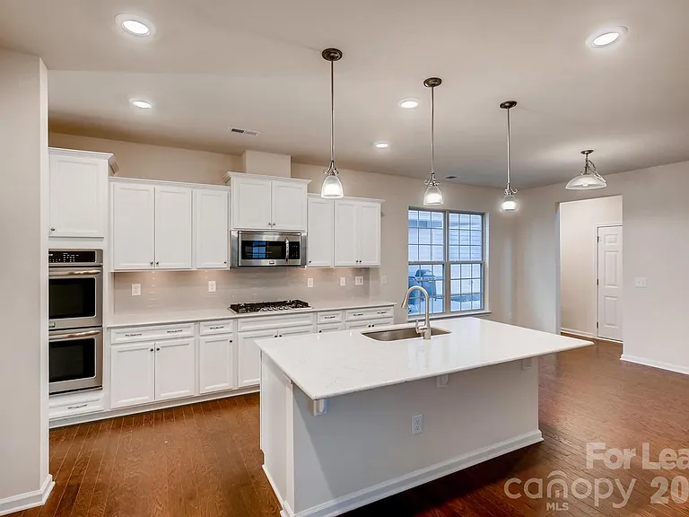 6418 Raffia Rd — Photo 9