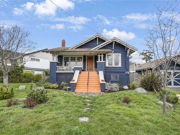 2064 Quimper St, Oak Bay, BC V8S 2H6