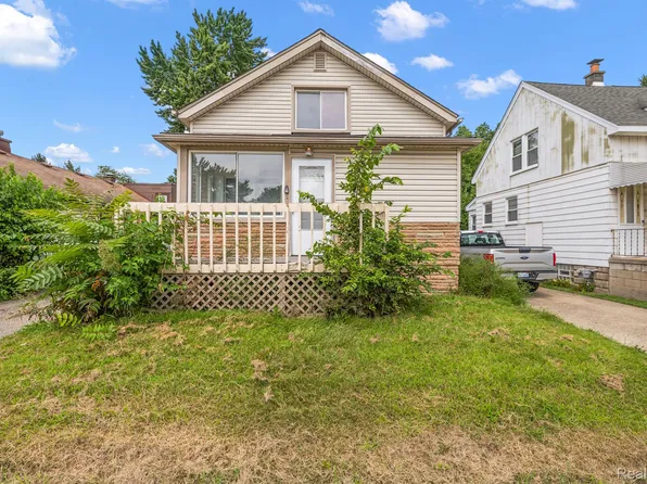 1221 E Harry Ave, Hazel Park, MI 48030