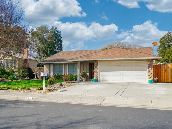 4th image of 318 Lance Drive