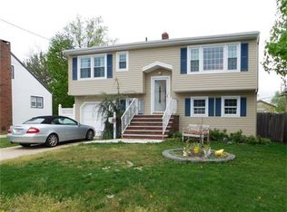 47 Redwood Ave, Edison, NJ 08817