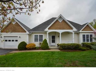 1 Early Dawn Cir, Bloomfield, CT 06002