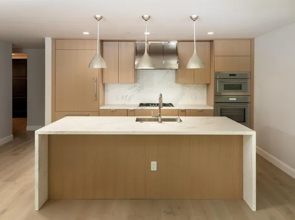 450 1st St #109, Losaltos, CA 94022