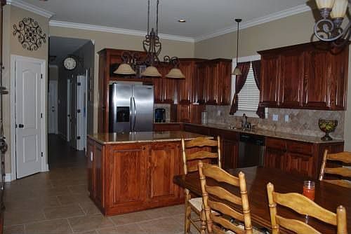 Gourmet kitchen