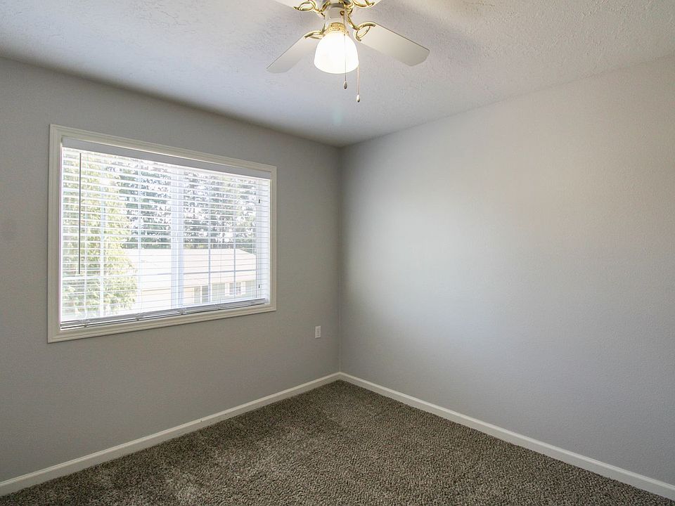 1st image of 5905-5915 Mooseberry St SE