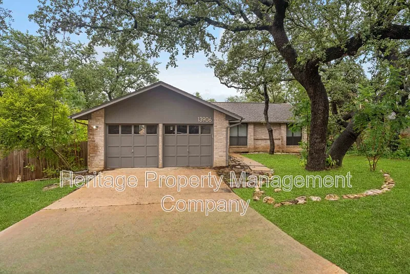 3 bed, 2.0 bath, 1750 sqft, $2,225 — Photo 2