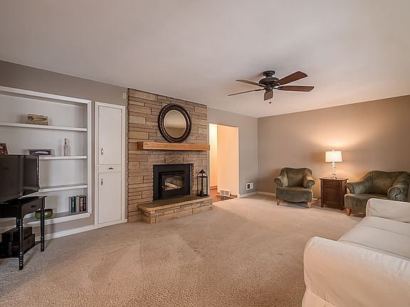 5th image of 215 Westwood Dr