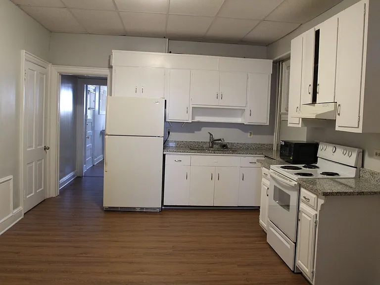 165 Summit Ave — Photo 29
