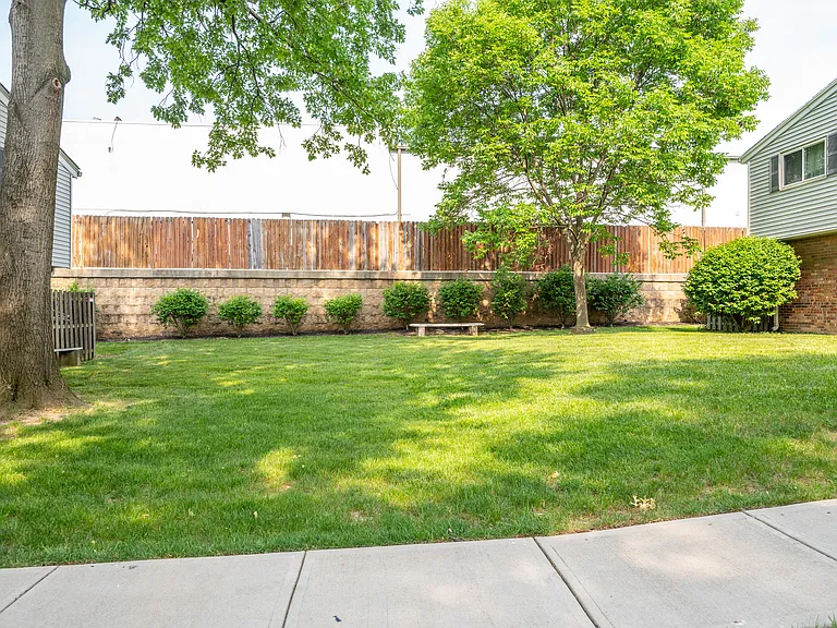 7752 Montgomery Rd #55 — Photo 42