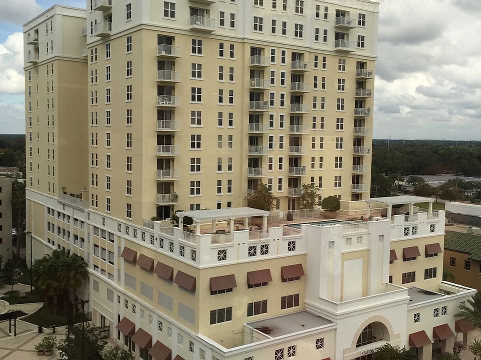Station Square Building