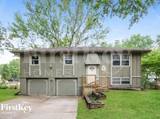 309 NE Sunnybrook Dr, Blue Springs, MO 64014