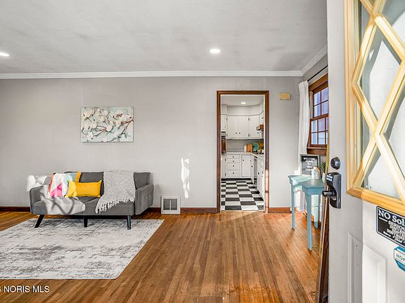 5th image of 4851 Luann Ave
