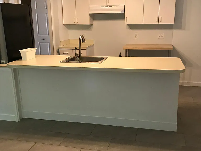 569 Whitney Ave #1 — Photo 4