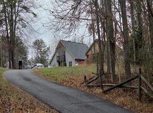 125 Pumpkin Hill Ln, Pilot Mountain, NC 27041