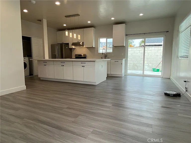 1653 W Chateau Pl #B — Photo 4