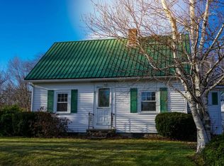 11 Cemetery Rd, Somersworth, NH 03878